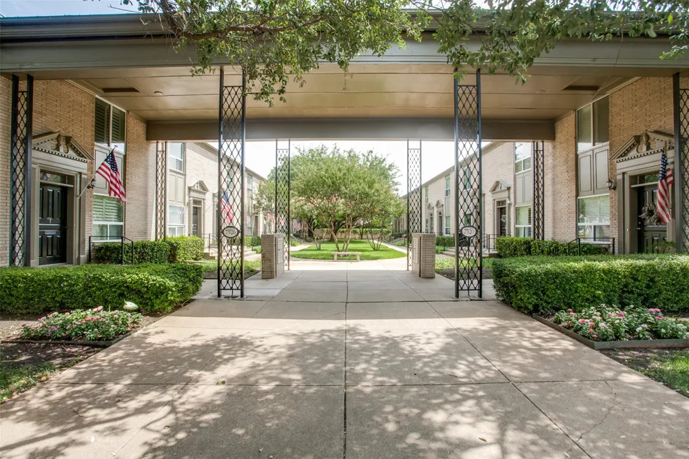 7526 W Northwest Highway #5 Dallas, TX 75225