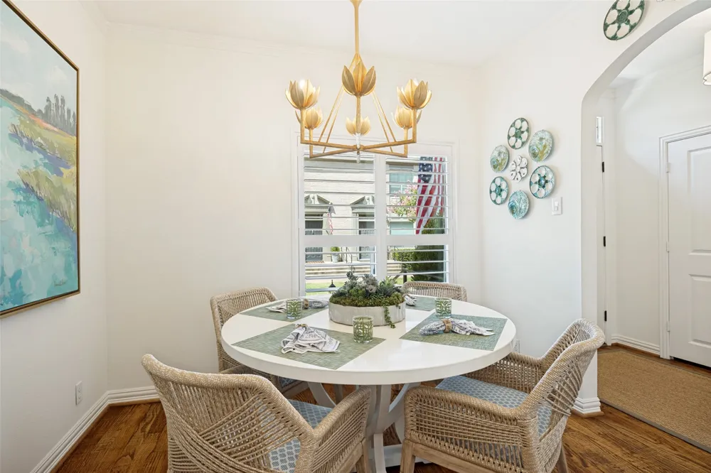 7526 W Northwest Highway #5 Dallas, TX 75225