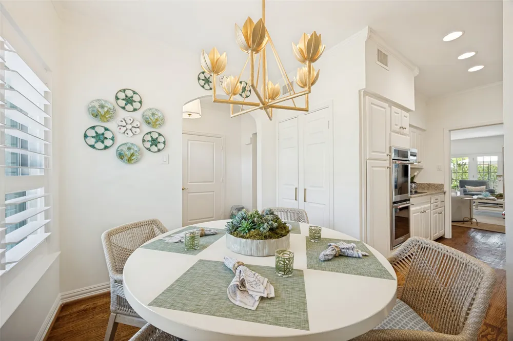 7526 W Northwest Highway #5 Dallas, TX 75225