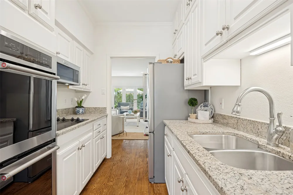 7526 W Northwest Highway #5 Dallas, TX 75225