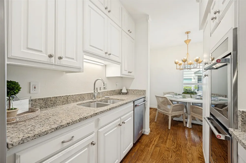 7526 W Northwest Highway #5 Dallas, TX 75225