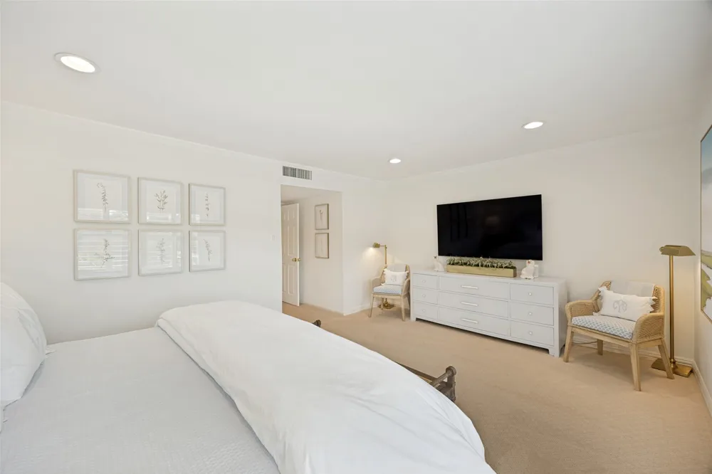 7526 W Northwest Highway #5 Dallas, TX 75225