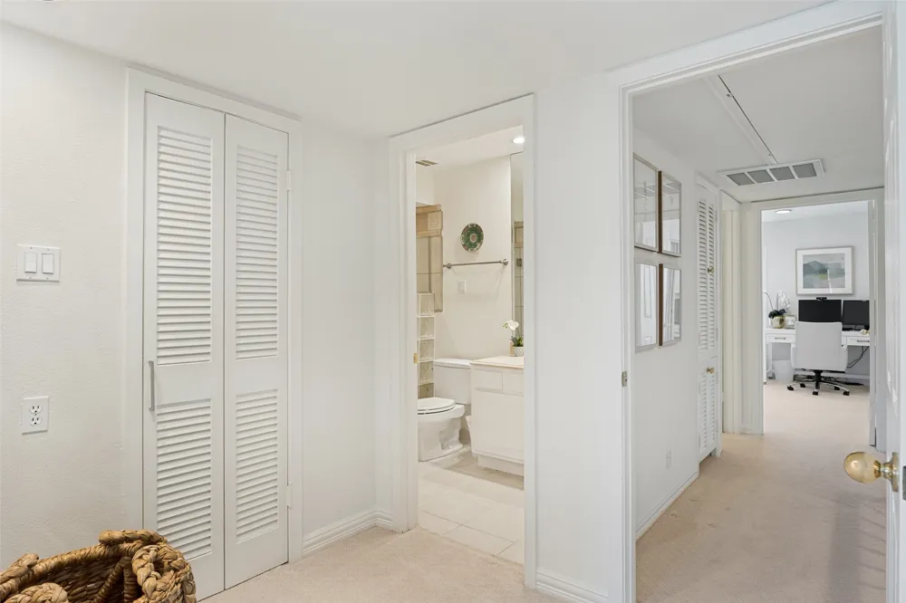 7526 W Northwest Highway #5 Dallas, TX 75225