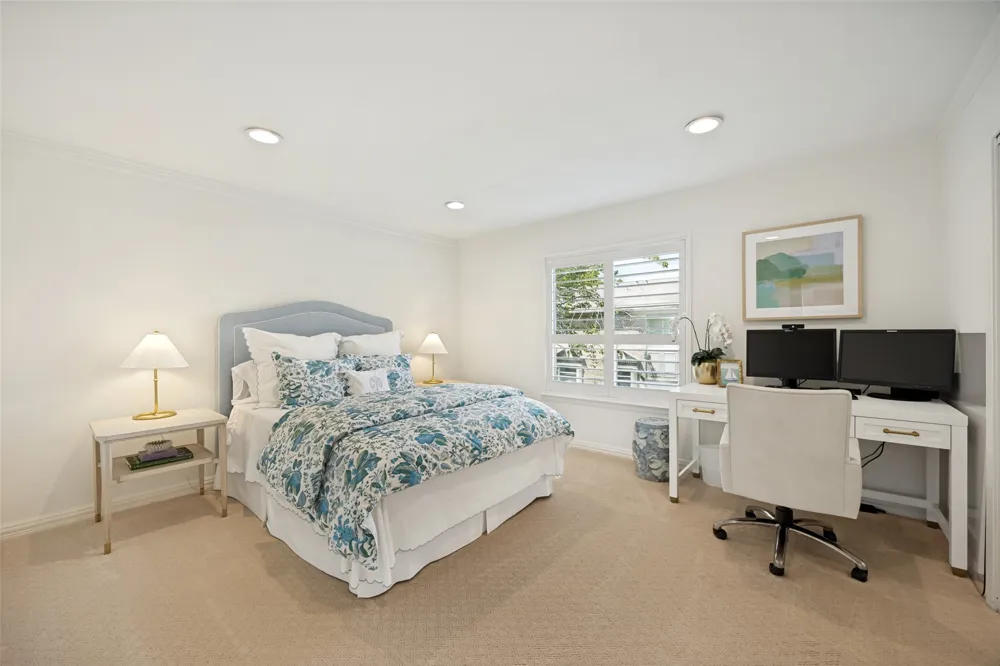 7526 W Northwest Highway #5 Dallas, TX 75225