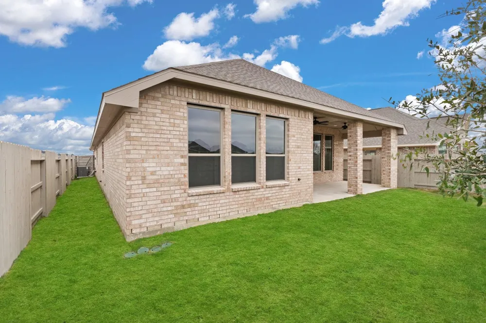 422 Wagyu Trail New Caney, TX 77357