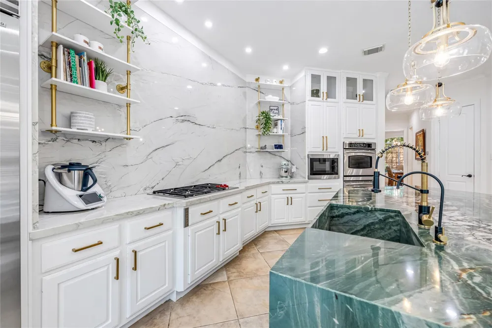 59 Nocturne Woods Place The Woodlands, TX 77382