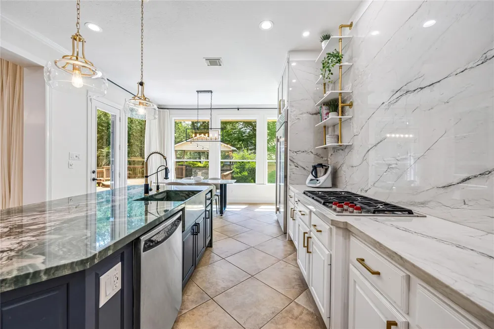 59 Nocturne Woods Place The Woodlands, TX 77382