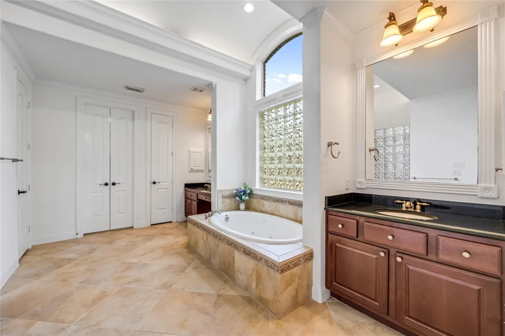 59 Nocturne Woods Place The Woodlands, TX 77382