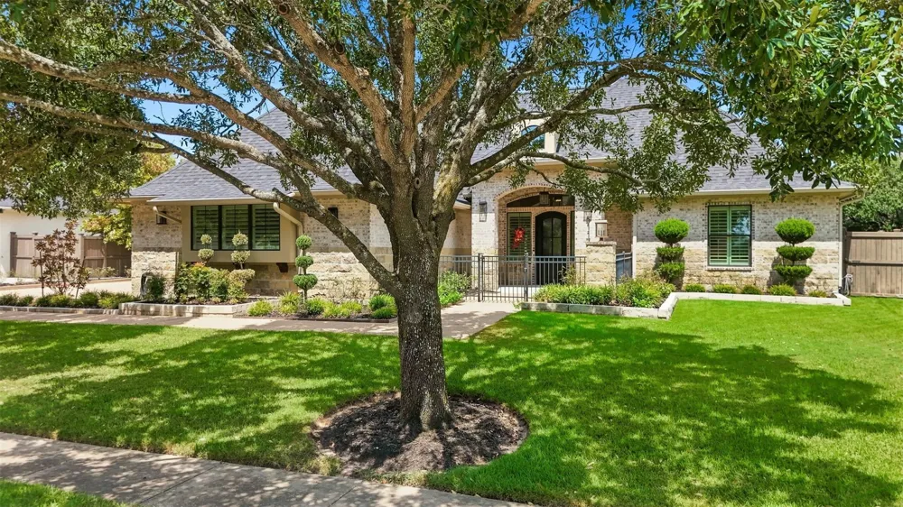 5117 Inverness Drive Bryan, TX 77802