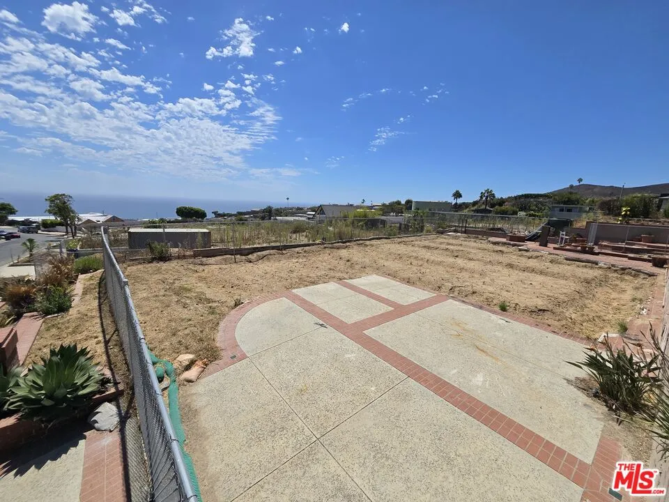 3747 Seahorn Drive Malibu, CA 90265