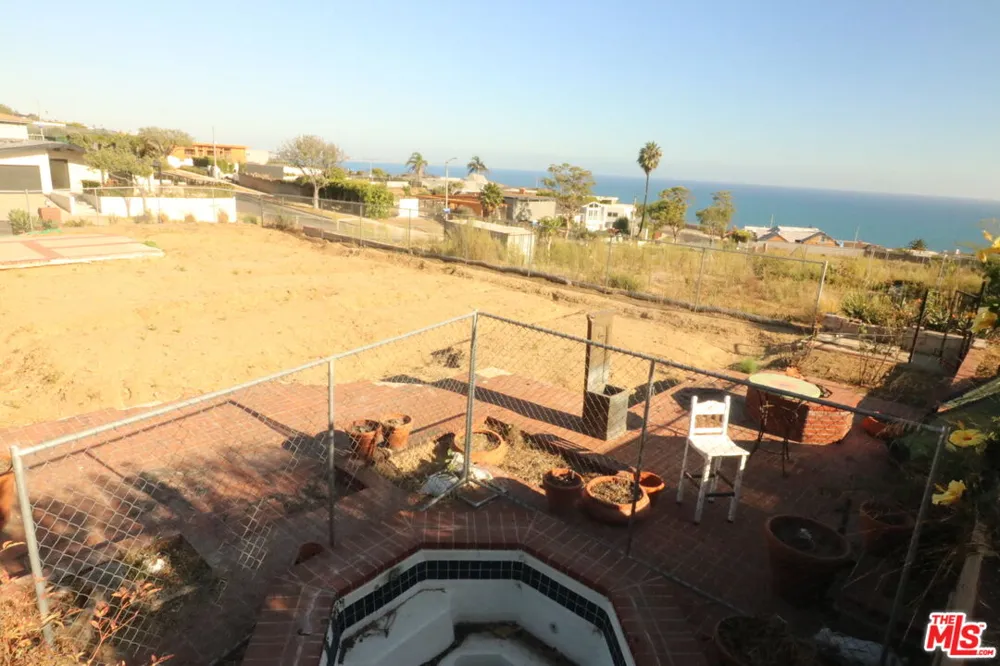 3747 Seahorn Drive Malibu, CA 90265