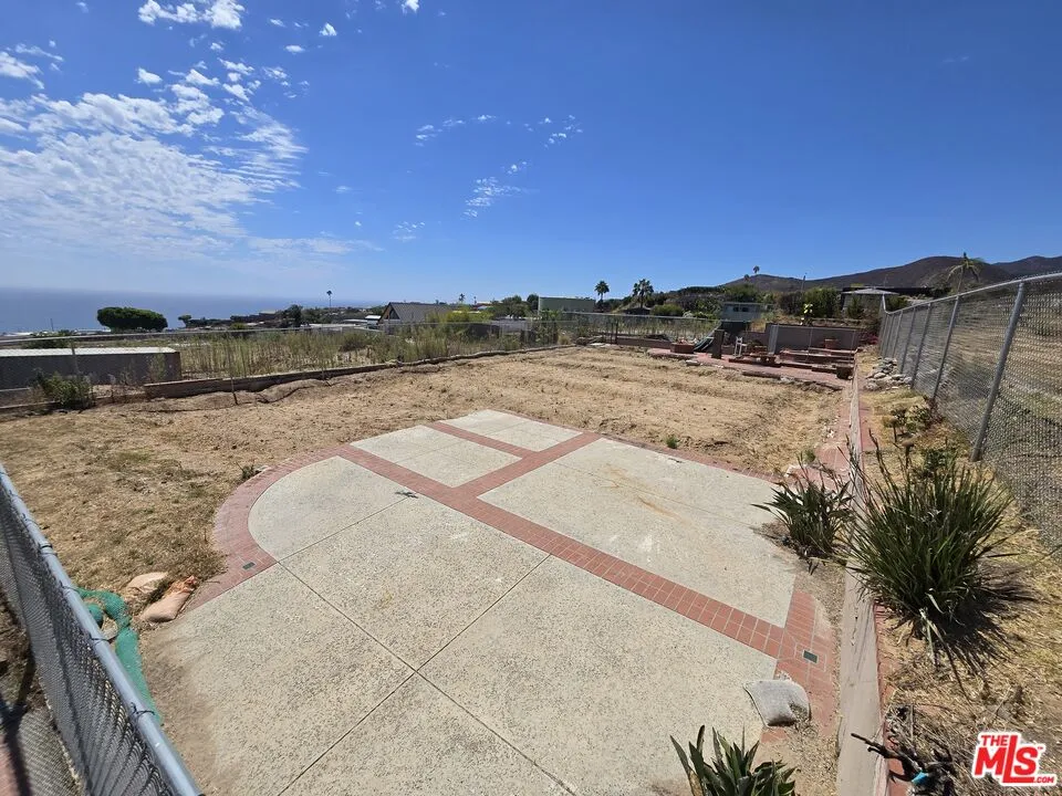 3747 Seahorn Drive Malibu, CA 90265