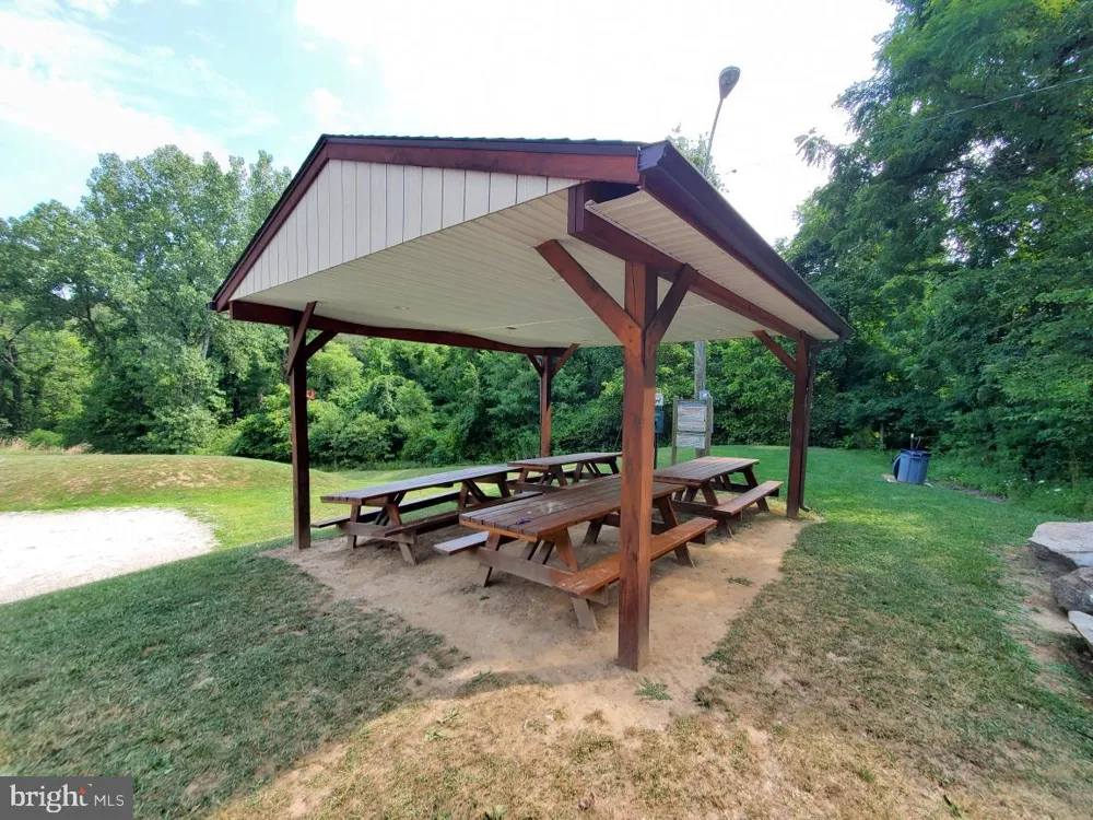 JONATHAN ROAD Linden, VA 22642