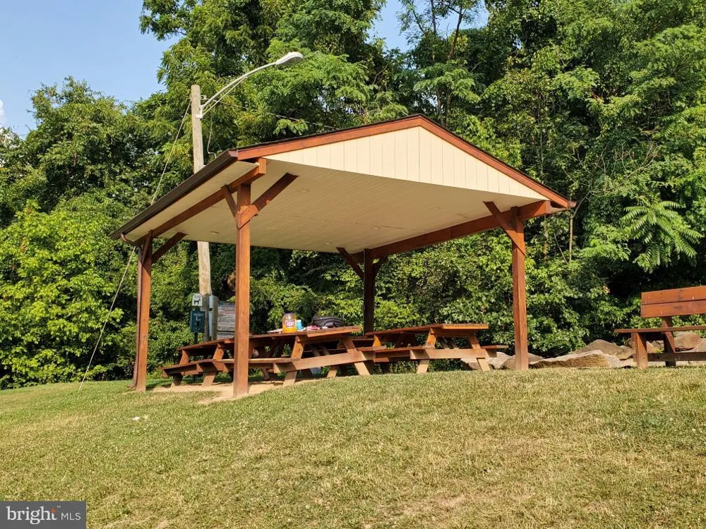 JONATHAN ROAD Linden, VA 22642