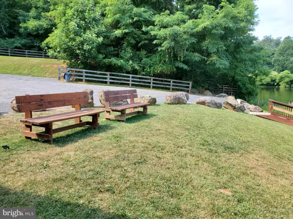 JONATHAN ROAD Linden, VA 22642