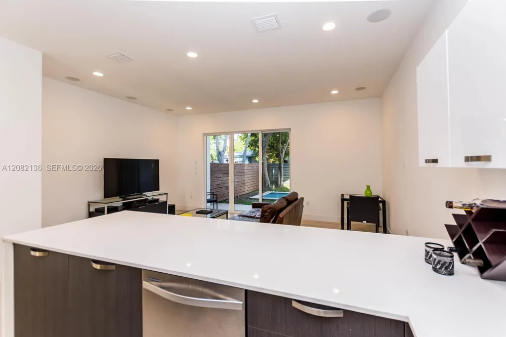 2875 SW 33rd Ct #2875 Miami, FL 33133