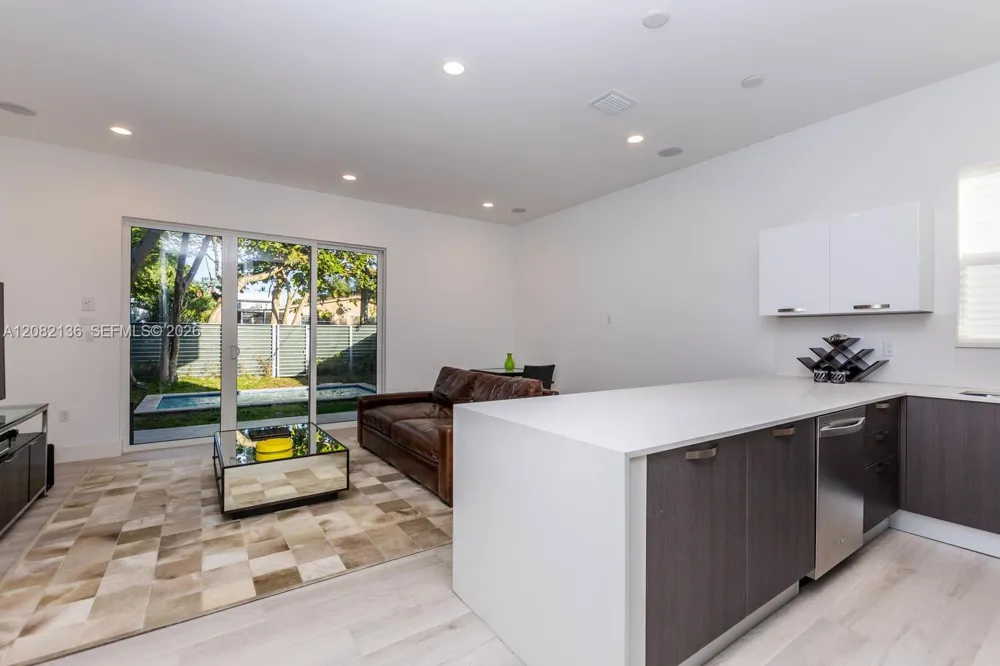 2875 SW 33rd Ct #2875 Miami, FL 33133