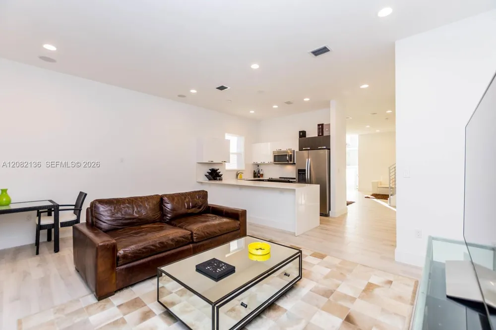 2875 SW 33rd Ct #2875 Miami, FL 33133