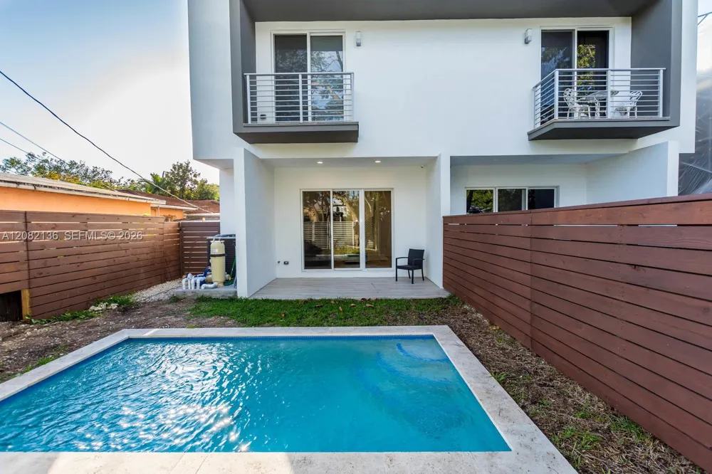 2875 SW 33rd Ct #2875 Miami, FL 33133