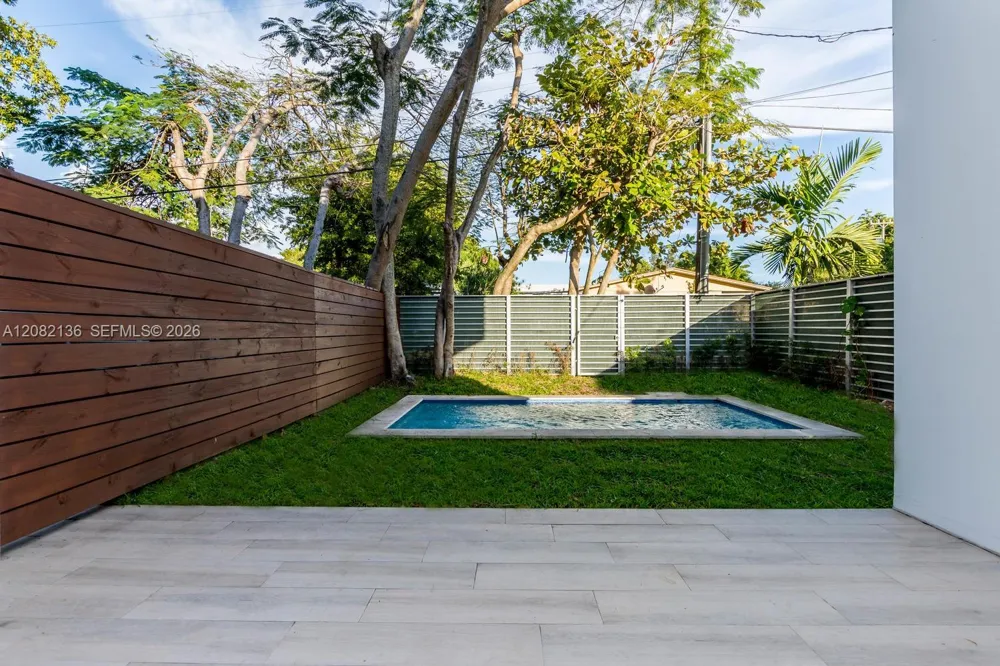 2875 SW 33rd Ct #2875 Miami, FL 33133