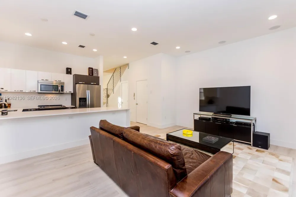 2875 SW 33rd Ct #2875 Miami, FL 33133