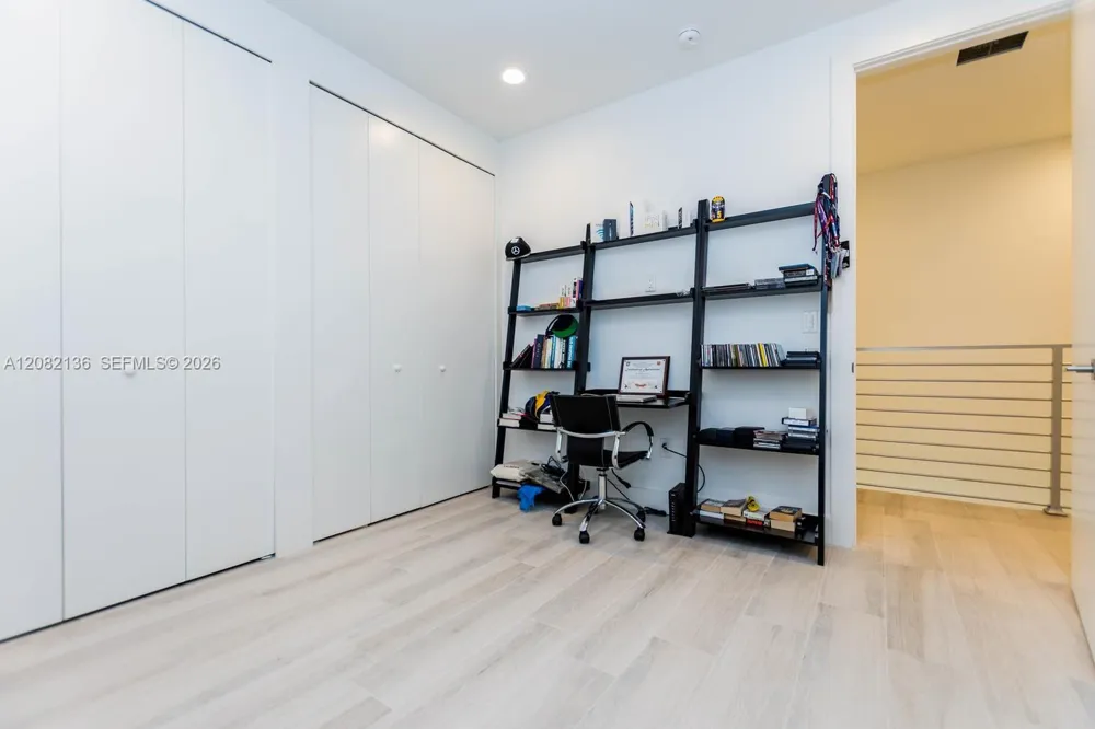 2875 SW 33rd Ct #2875 Miami, FL 33133