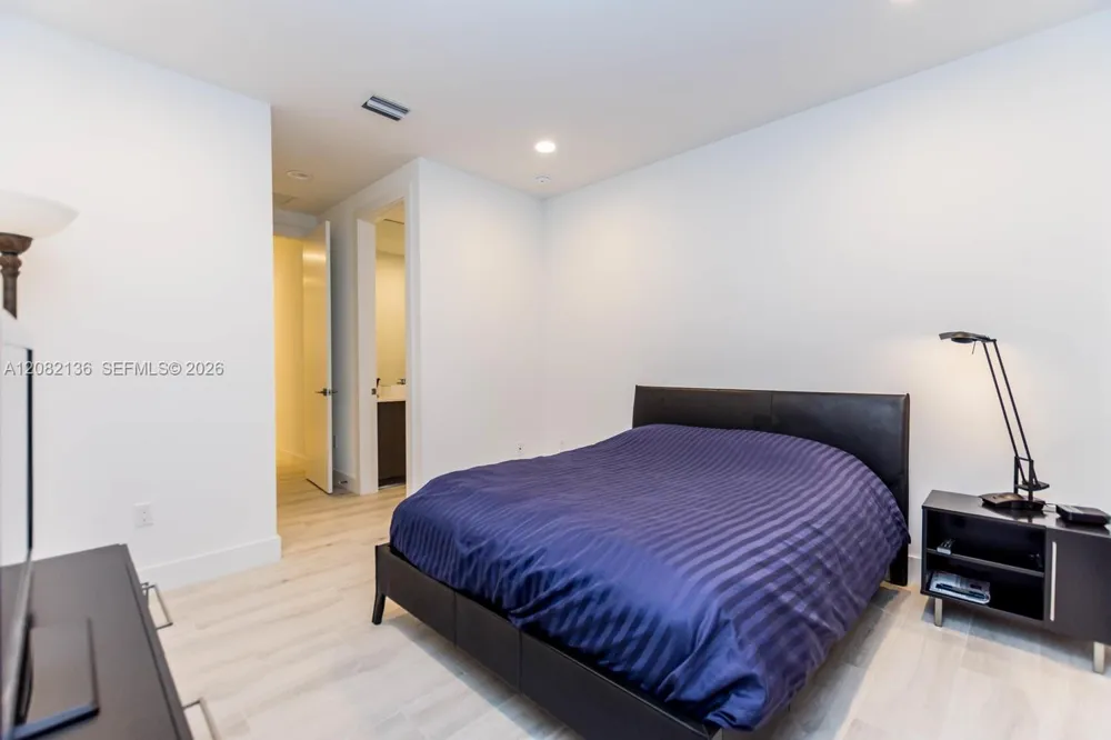 2875 SW 33rd Ct #2875 Miami, FL 33133