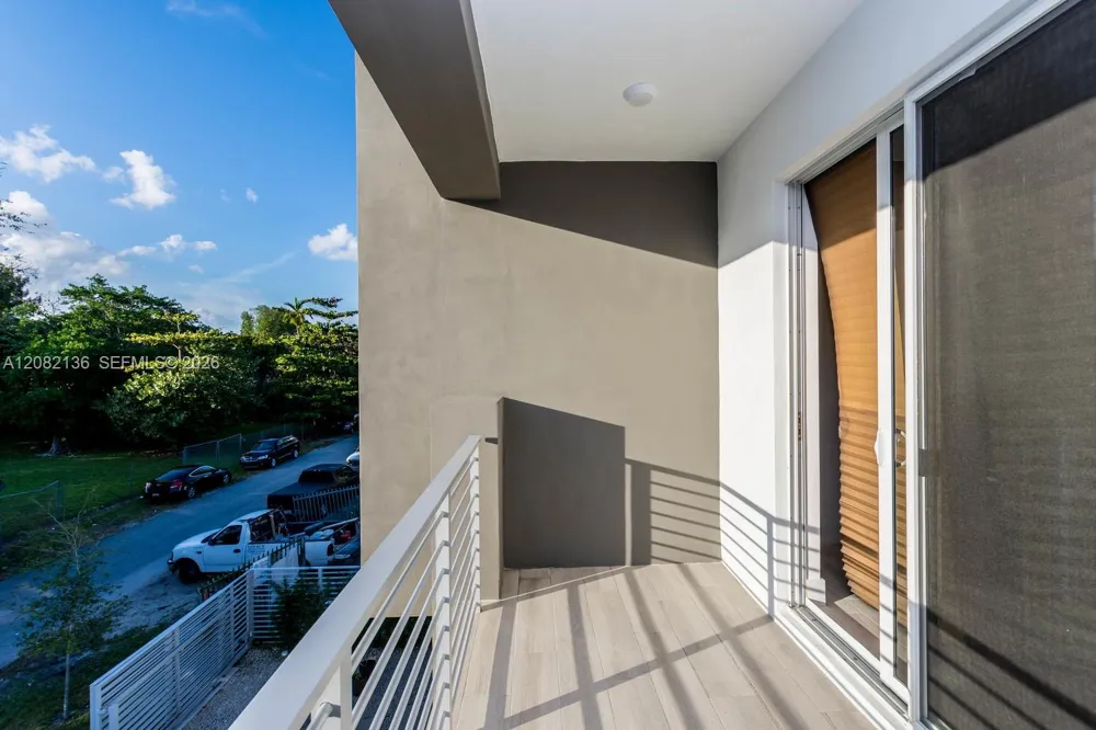 2875 SW 33rd Ct #2875 Miami, FL 33133