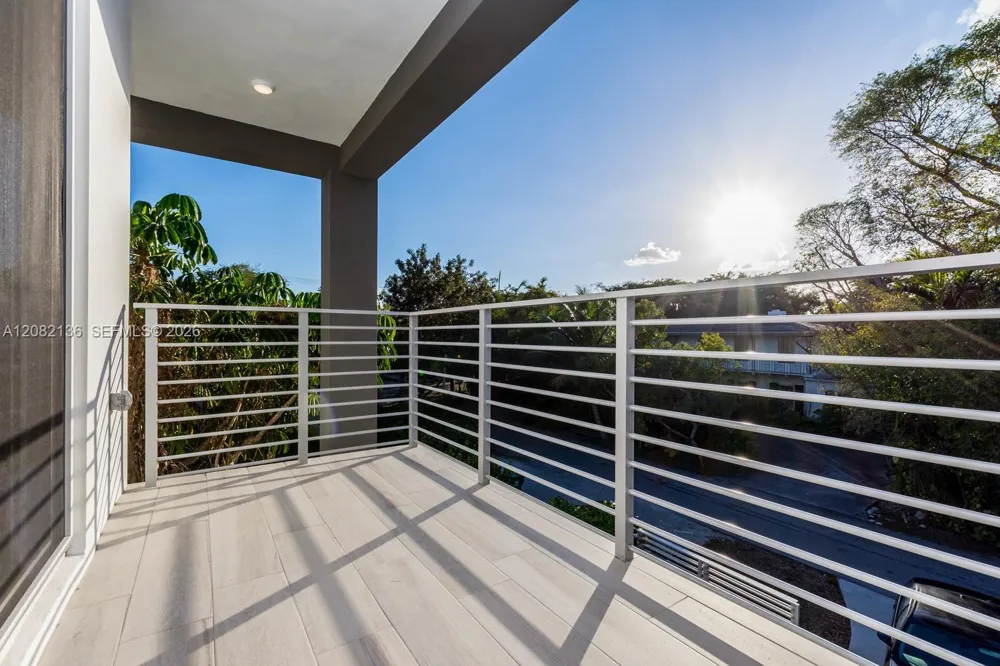 2875 SW 33rd Ct #2875 Miami, FL 33133