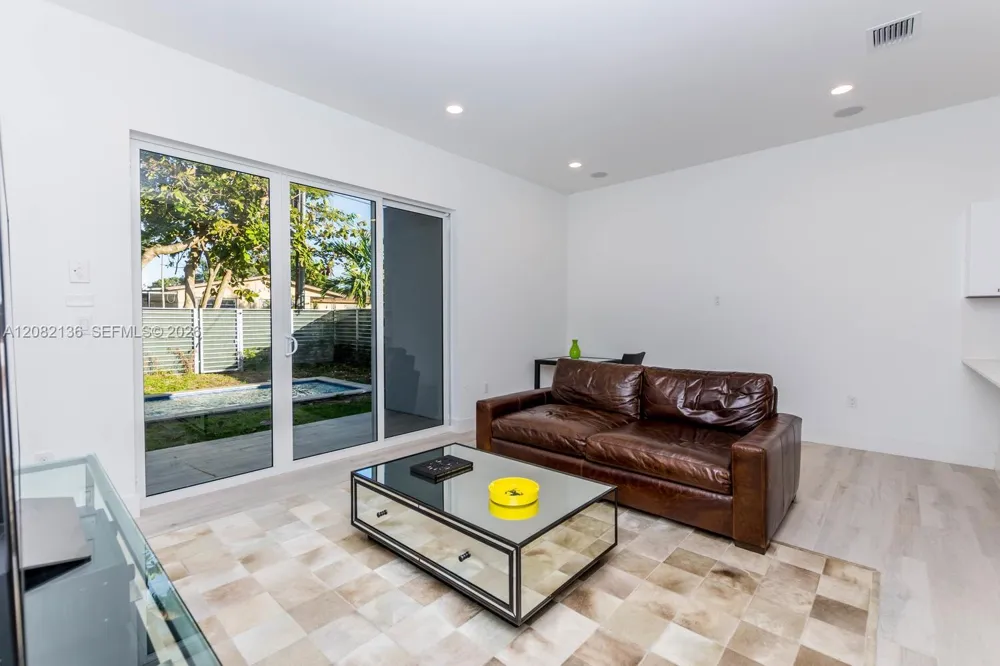 2875 SW 33rd Ct #2875 Miami, FL 33133