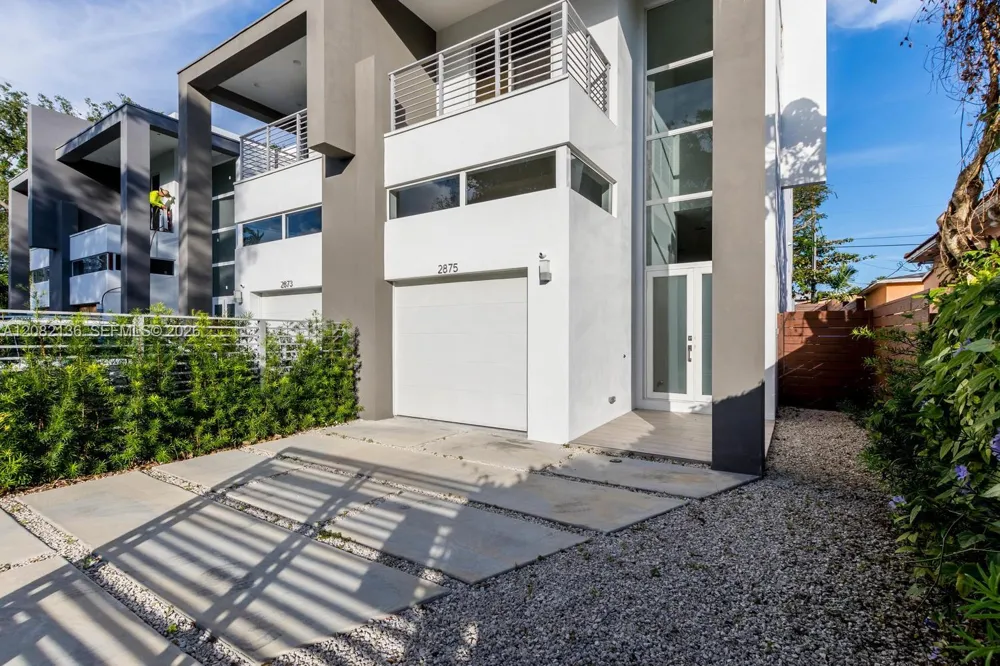 2875 SW 33rd Ct #2875 Miami, FL 33133