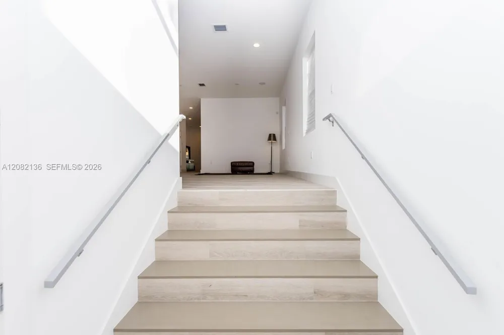 2875 SW 33rd Ct #2875 Miami, FL 33133