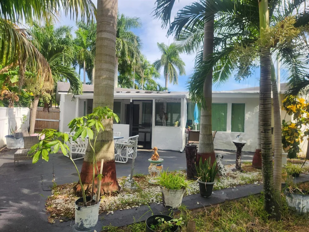225 S SEQUOIA DRIVE West Palm Beach, FL 33409