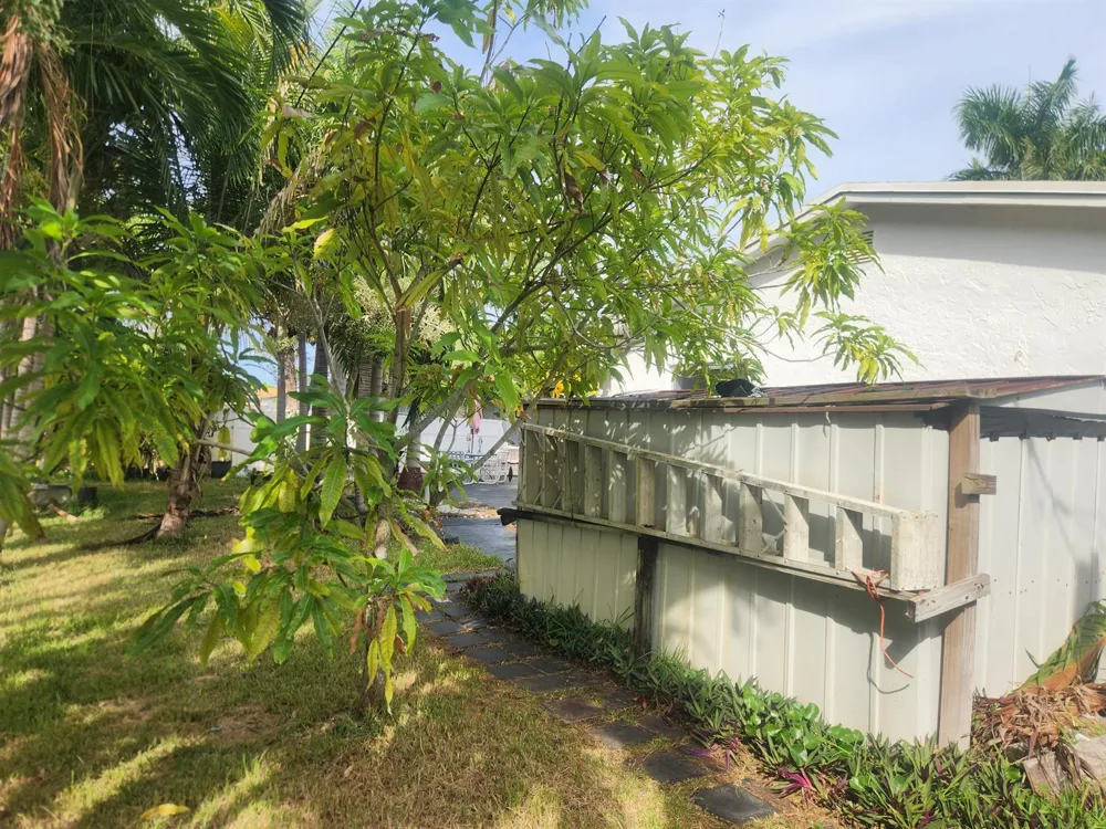225 S SEQUOIA DRIVE West Palm Beach, FL 33409