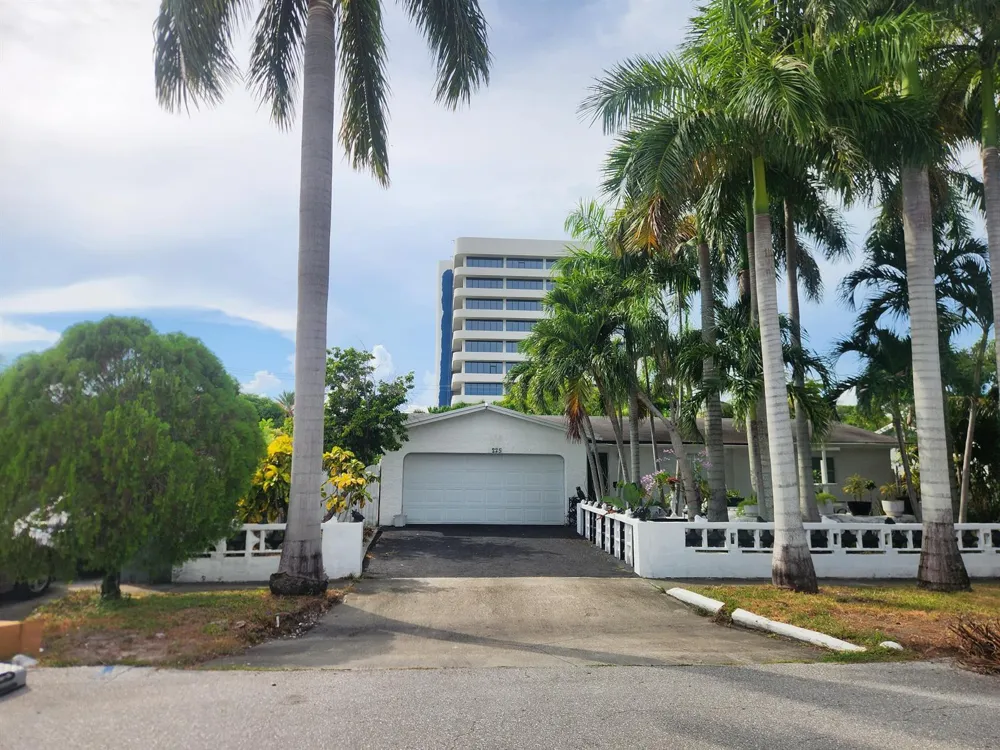 225 S SEQUOIA DRIVE West Palm Beach, FL 33409