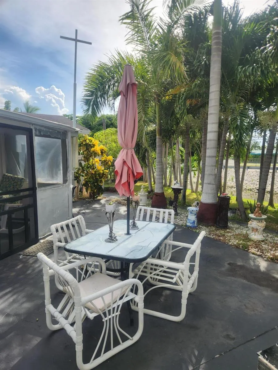 225 S SEQUOIA DRIVE West Palm Beach, FL 33409