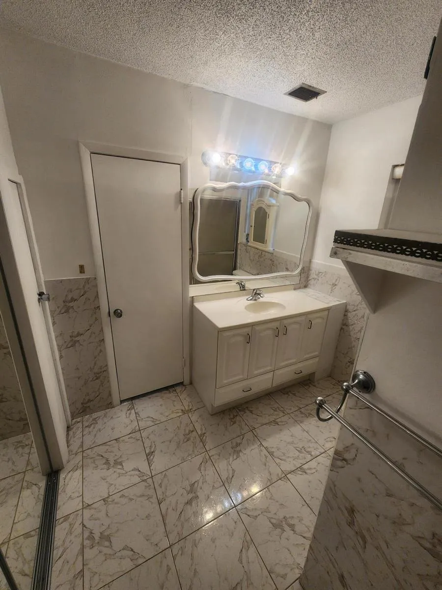 225 S SEQUOIA DRIVE West Palm Beach, FL 33409