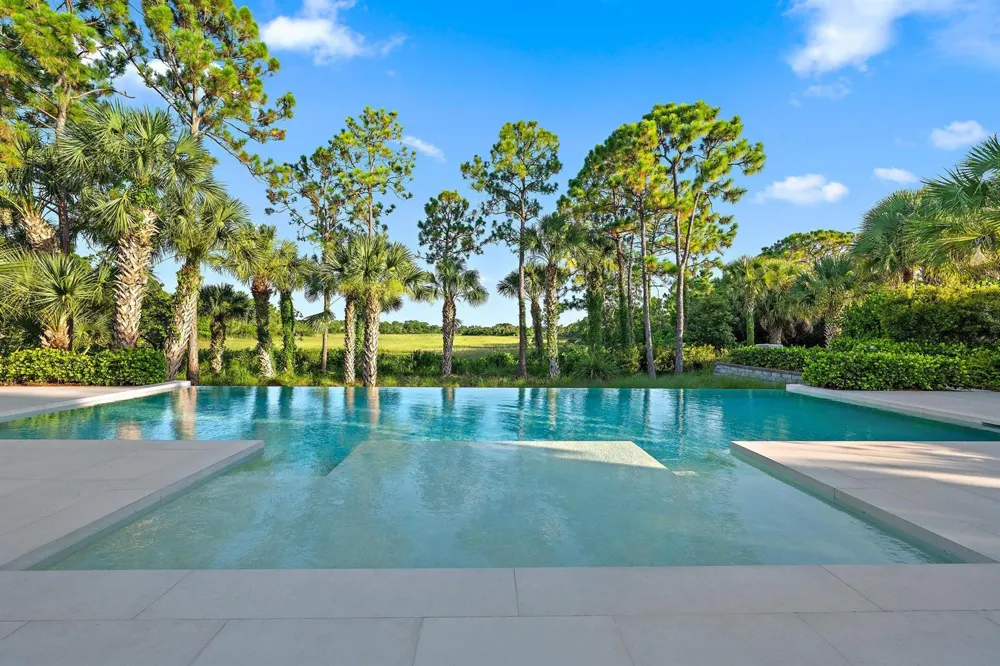 13421 Sabal Chase Palm Beach Gardens, FL 33418