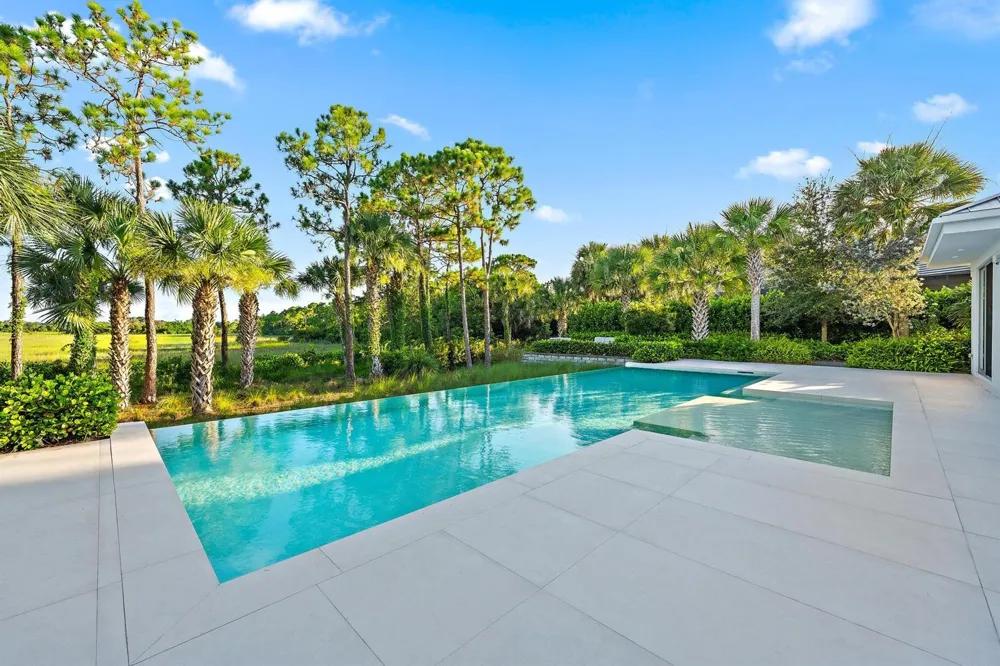 13421 Sabal Chase Palm Beach Gardens, FL 33418