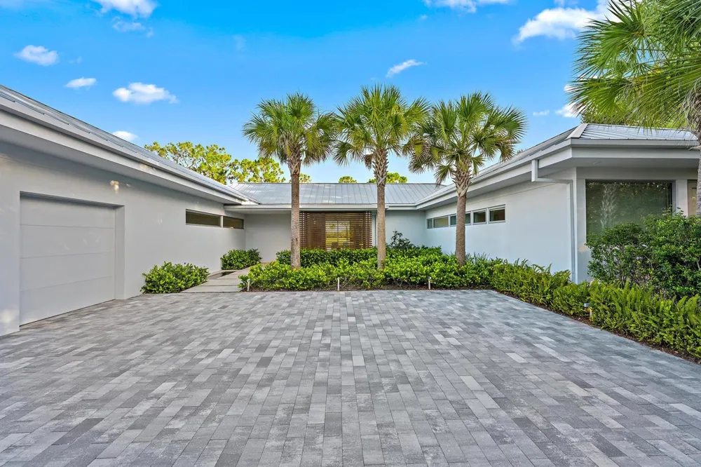 13421 Sabal Chase Palm Beach Gardens, FL 33418