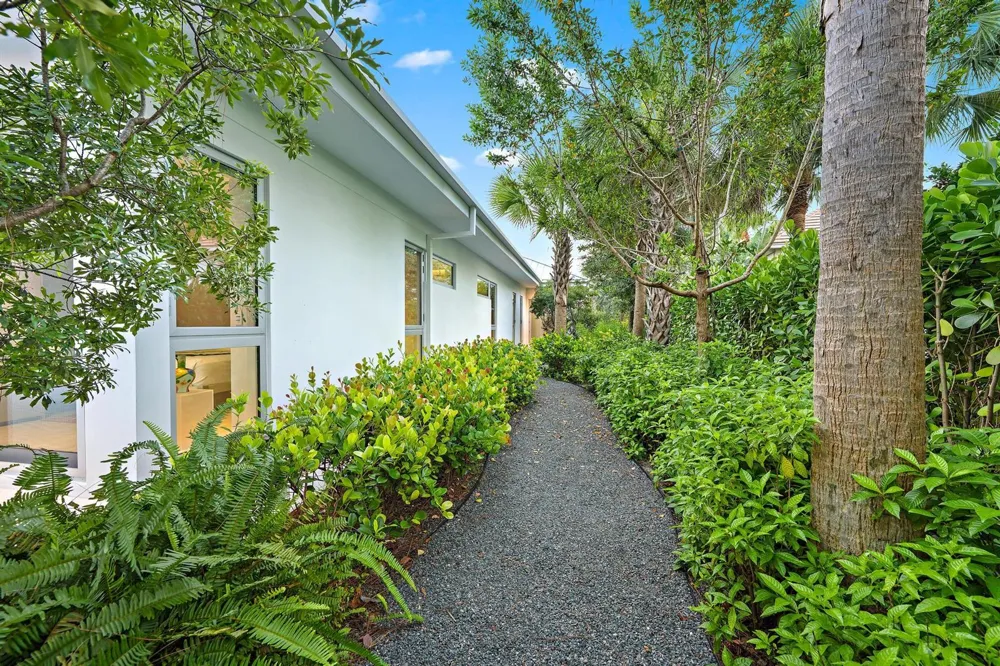 13421 Sabal Chase Palm Beach Gardens, FL 33418