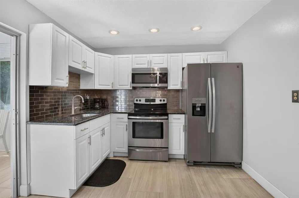 400 SW 8TH PLACE Boynton Beach, FL 33426