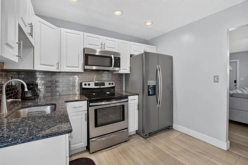 400 SW 8TH PLACE Boynton Beach, FL 33426
