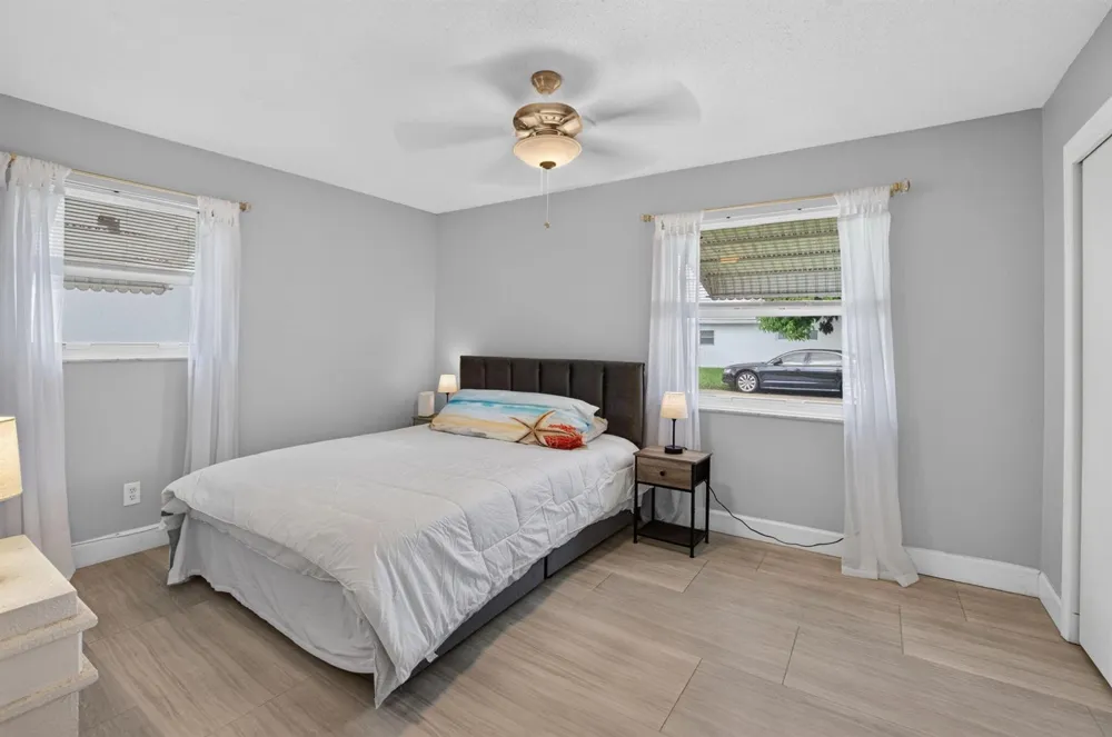 400 SW 8TH PLACE Boynton Beach, FL 33426