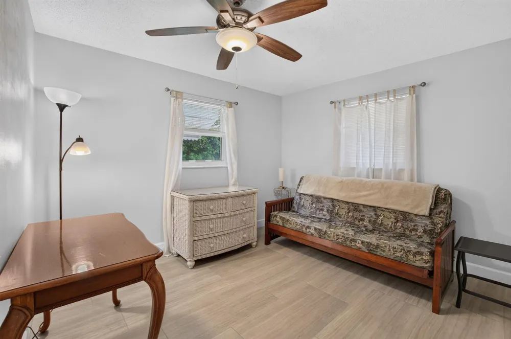 400 SW 8TH PLACE Boynton Beach, FL 33426