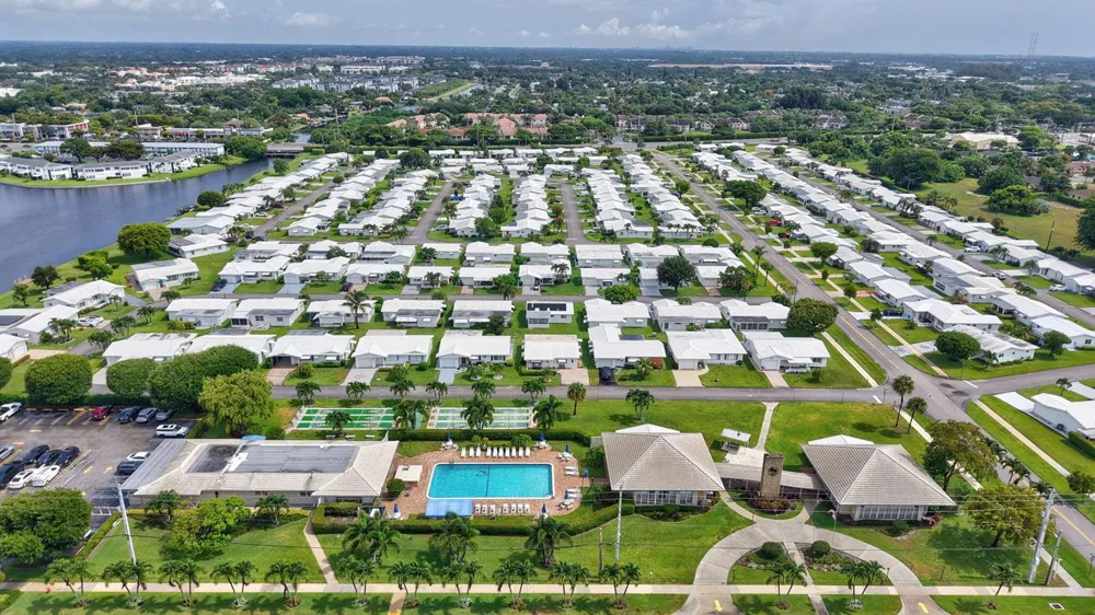 400 SW 8TH PLACE Boynton Beach, FL 33426
