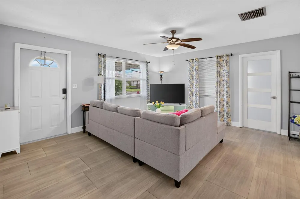 400 SW 8TH PLACE Boynton Beach, FL 33426