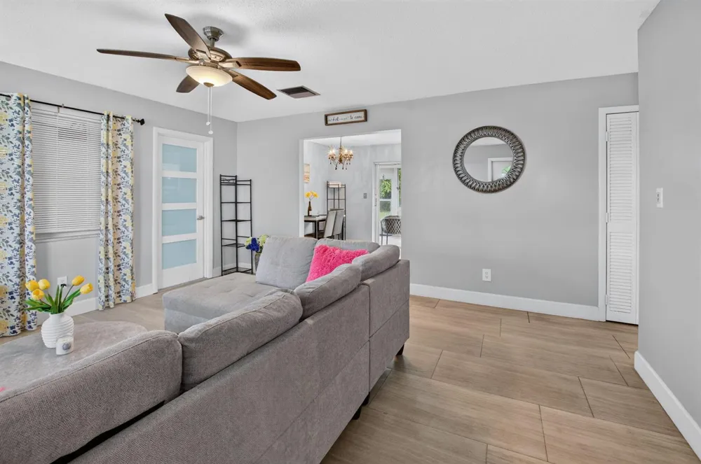 400 SW 8TH PLACE Boynton Beach, FL 33426