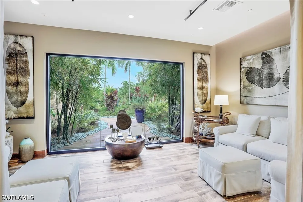 Pocida Court #104 Naples, FL 34119
