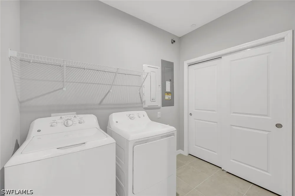 Pocida Court #104 Naples, FL 34119